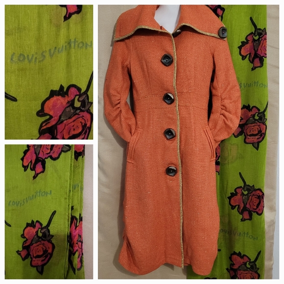 SIZE SMALL items in CLOSET 4/ 6 - Picture 9 of 16